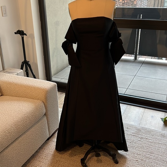 Sachin + Babi Noir off shoulder gown Sz 4 - Picture 6 of 9
